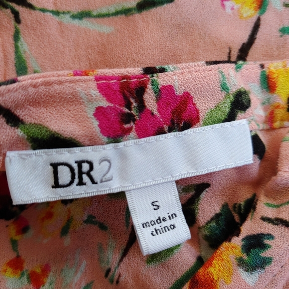 DR2 Henley Pink Floral Button Down Short Sleeve Blouse Top Size Women's Small - Picture 9 of 10